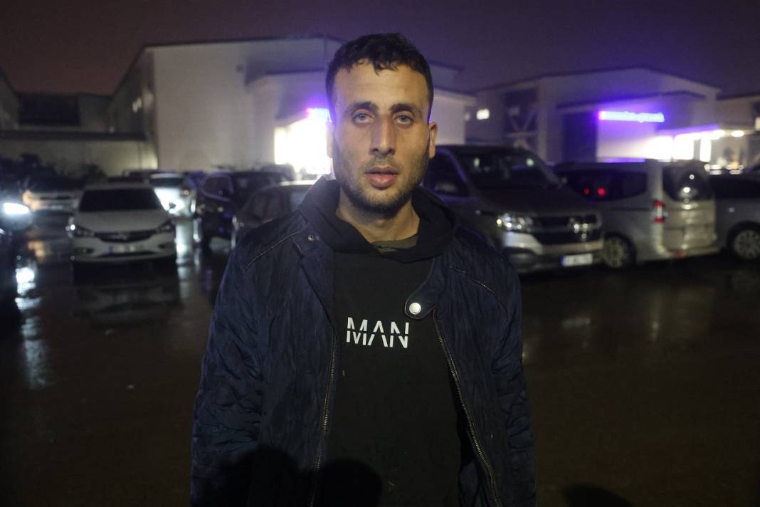 Dayısı dövüp diri diri toprağa gömmüştü: Baba, çocuğunu bulan görevliyi alnından öptü 4